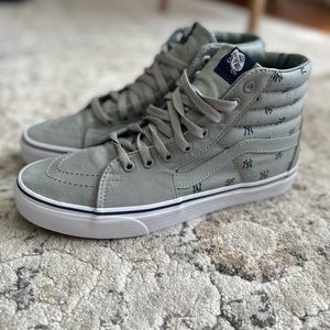 MLB NEW YORK YANKEES X VANS SK8-HI SKATEBOARDING GREY NAVY MEN'S SIZE 8.5